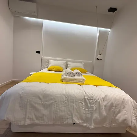 8 Black & Yellow Urban Center