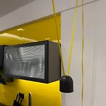 8 Black & Yellow Urban Center Apartman *