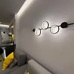 Apartman 8 Black & Yellow Urban Center