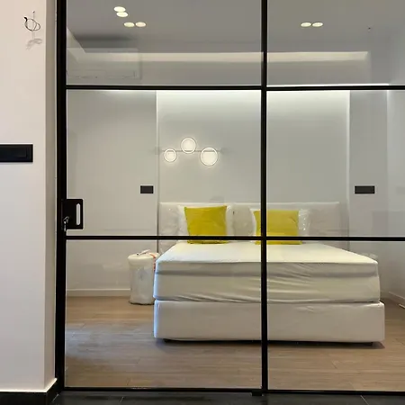 8 Black & Yellow Urban Center Apartment