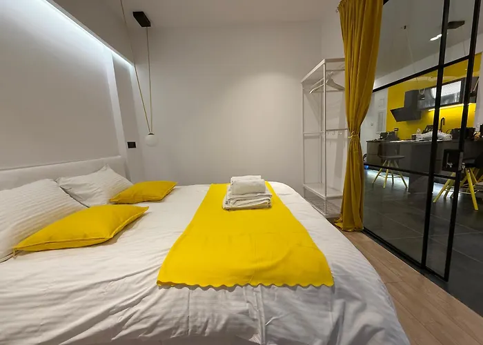 8 Black & Yellow Urban Center *