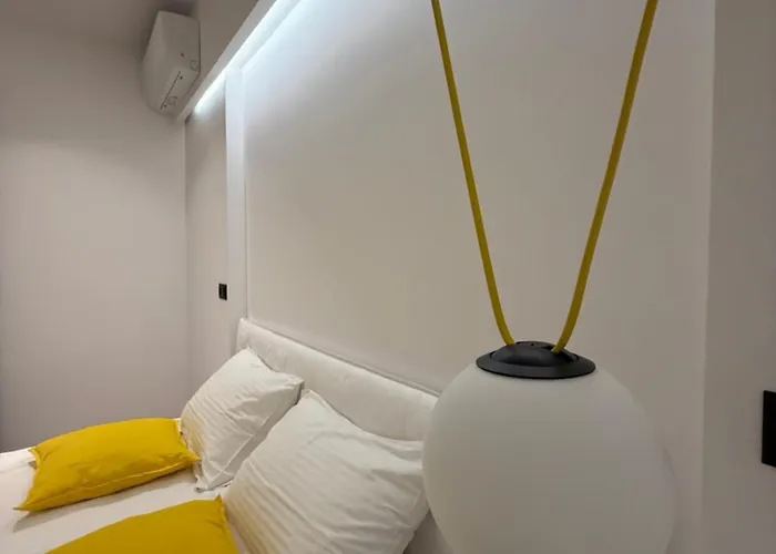 8 Black & Yellow Urban Center