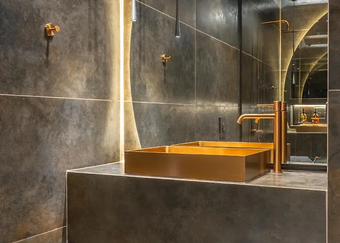 8 Black & Yellow Urban Center